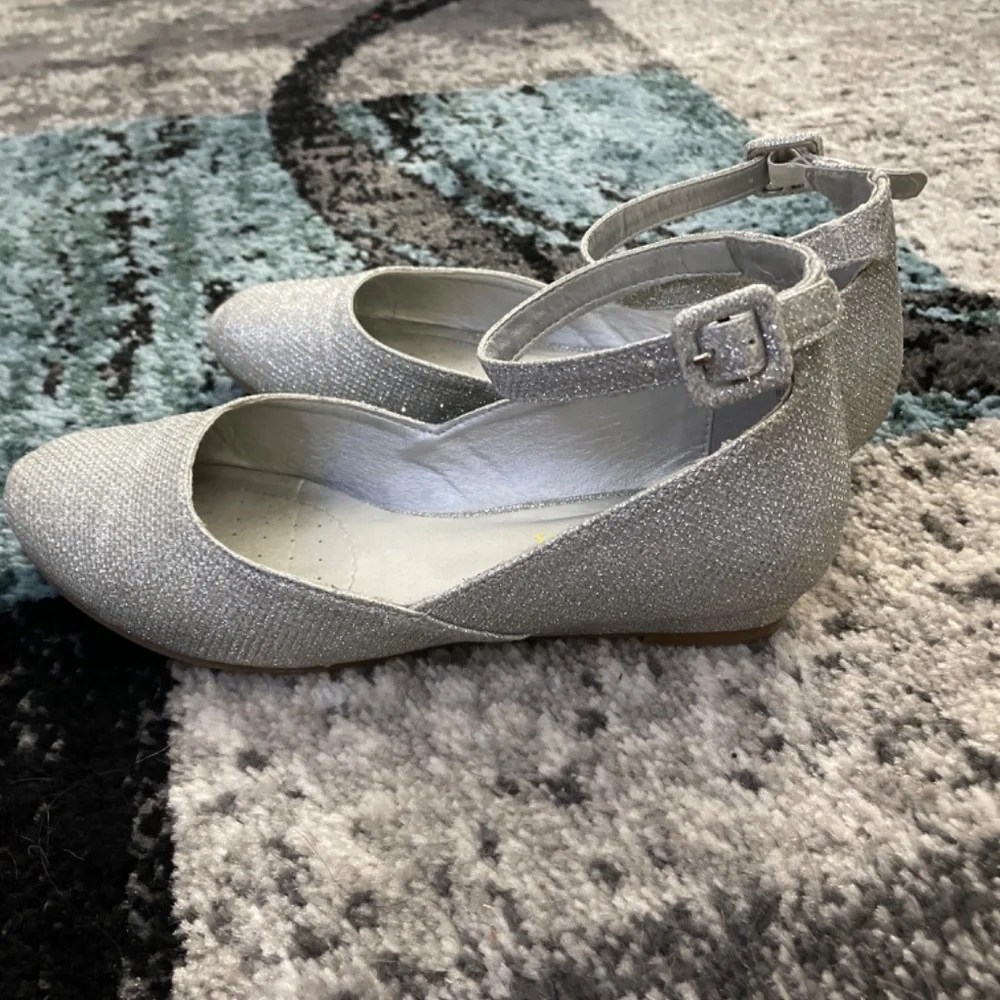 Shoes - Picture 7 of 7